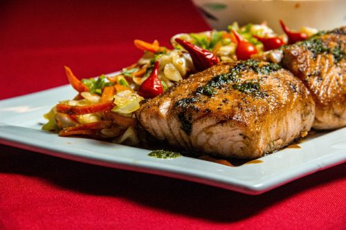 Grilled Salmon Fillet: Manfaat, Resep, dan Tips Menyajikannya